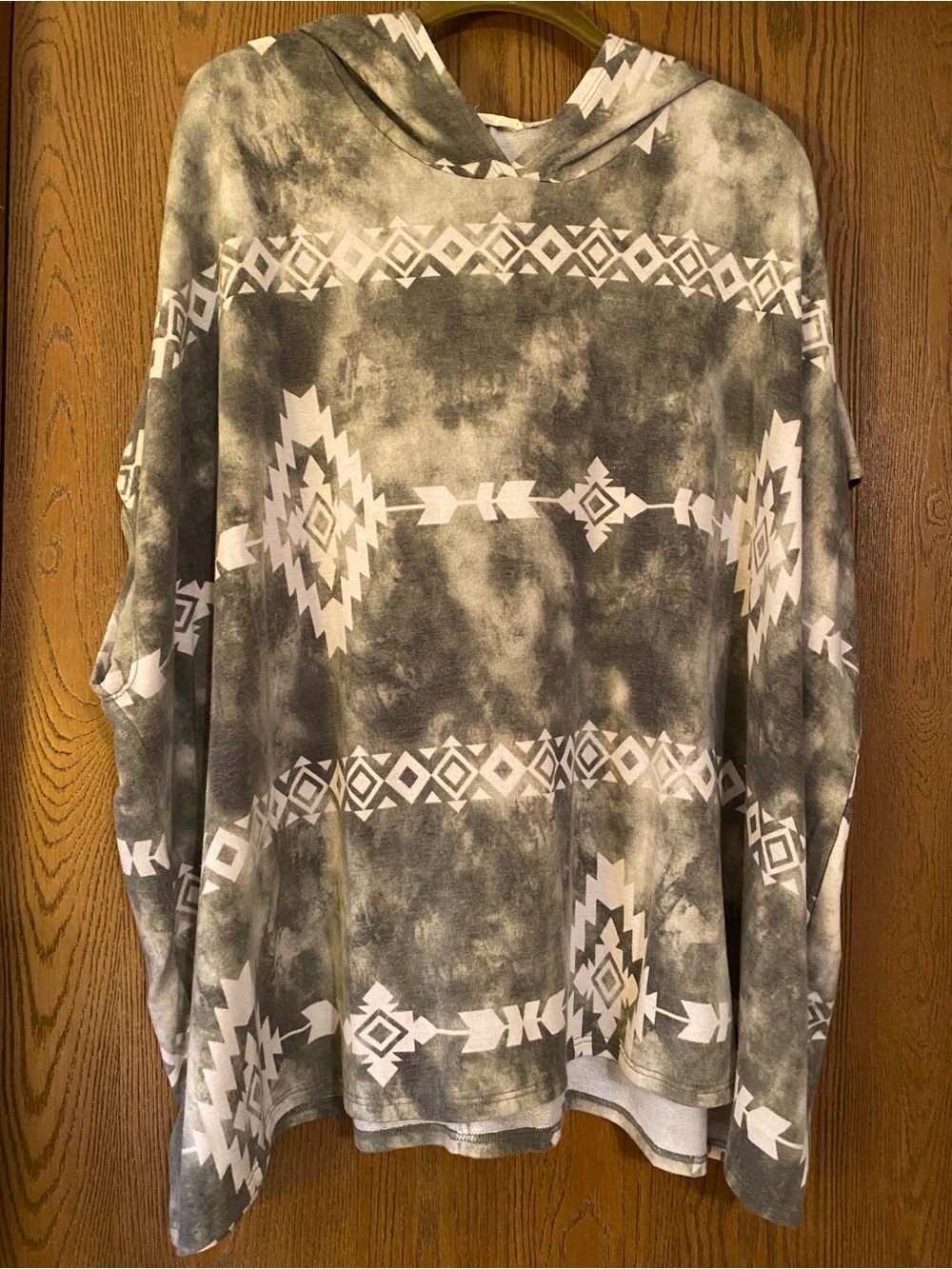Cotton Bleu - Aztec Pattern Hoodie Top - Olive & White, Sz M